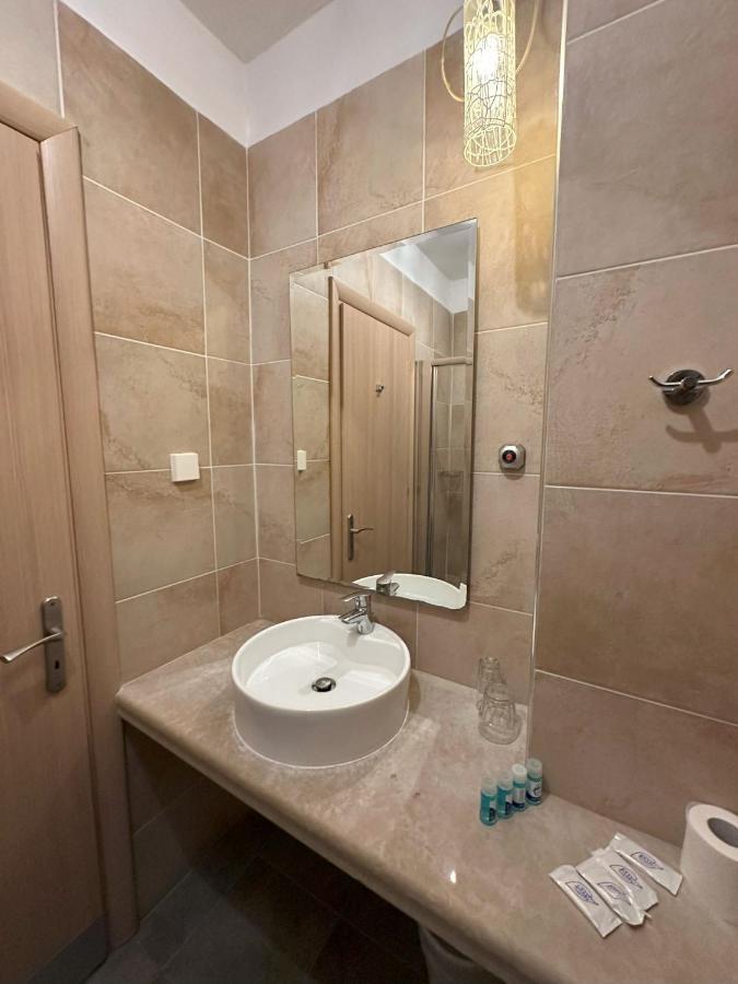 Hotel Afrodite Néoi Póroi Eksteriør billede