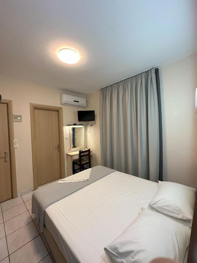 Hotel Afrodite Néoi Póroi Eksteriør billede